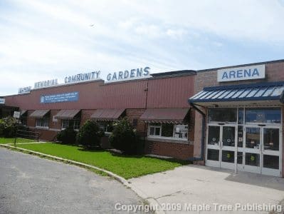 The Leaside Memorial Community Gardens arena is a pillar of this family oriented neighbourhood. Team Canada 72 star Peter Mahovilich played here as a child. So did Canadian Prime Minister Stephen Harper.