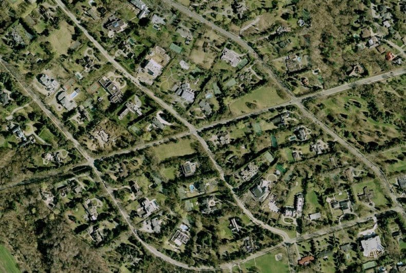 Bridle Path Toronto Tennis is the most popular game among the Toronto's wealthiest of The Bridle Path reveals: there are at least 15 private courts in just the small area pictured above