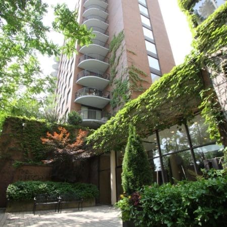 47 St Clair Avenue West 704 Exterior