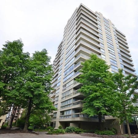 61 St Clair Ave West 809 Exterior