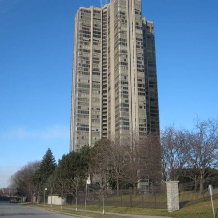 2045 Lake Shore Blvd West 3703 Exterior
