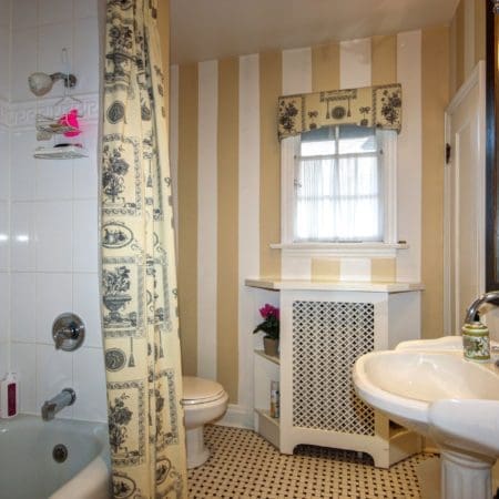 125 Highbourne Road - Bathroom