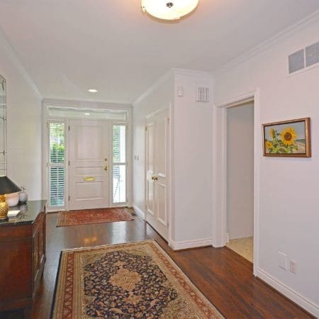 30 Oriole Road - Foyer