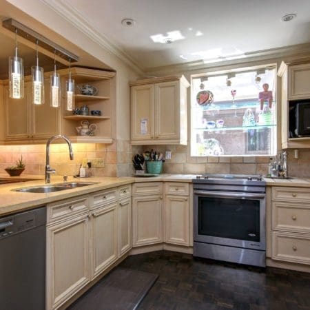 125 Highbourne Road - Kitchen