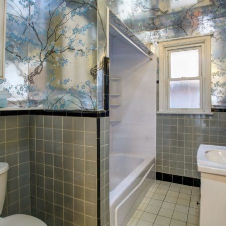 41 Beckett Avenue - Washroom