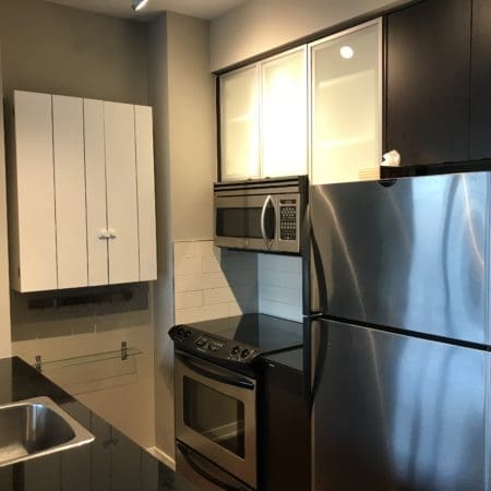 33 Lombard Street #606 | Spire Lofts | Kitchen